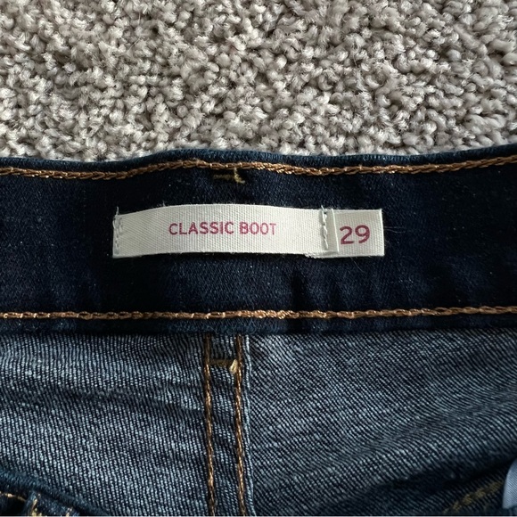 Levi’s classic bootcut jeans - Picture 3 of 4
